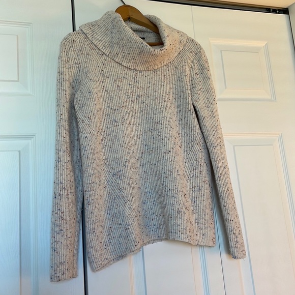 Pretty Talbot’s cowl neck sweater - Picture 2 of 2